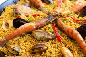 Découvrez les Plats et Saveurs Typiques à Goûter lors de Votre Visite à Peñíscola